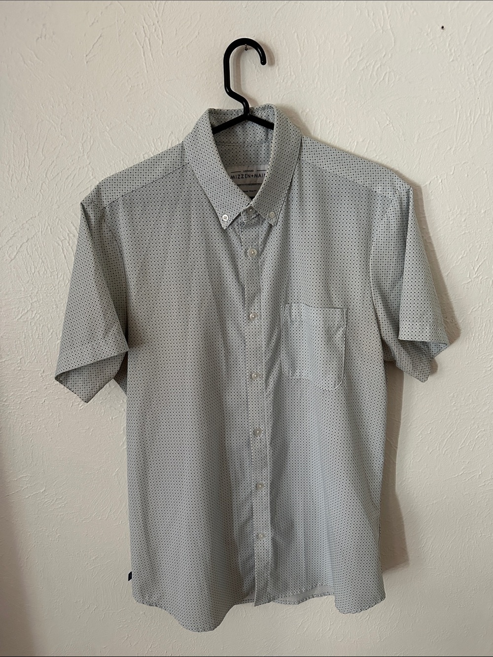 Mizzen+Main Light Gray Short-Sleeve Button-Down with Micro Dot